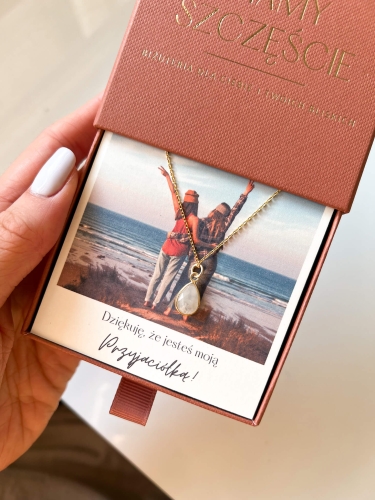 naszyjnik dla przyjacioki-prezent-ze-zdjeciem-kamien-ksiezycowy2.jpg